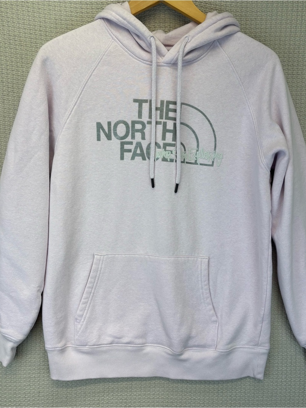 The North Face Women's Med Hoodie Lavender Pink Logo Never Stop Exploring